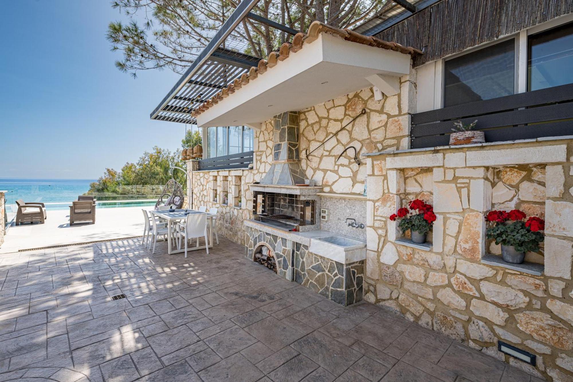 Addimare Sea View Villa, And Events Venue Аликес Экстерьер фото
