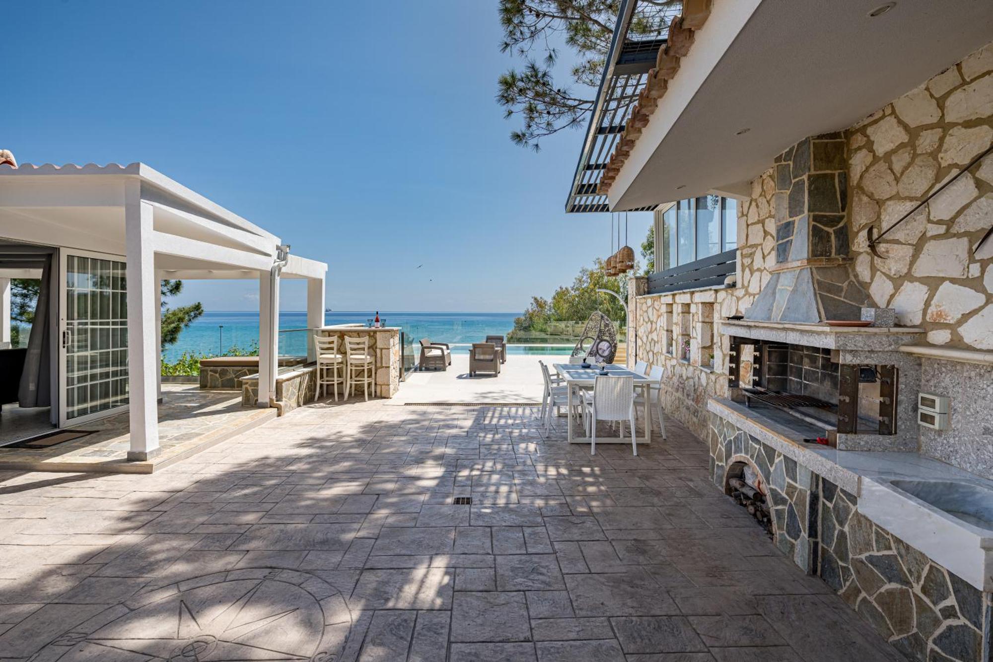 Addimare Sea View Villa, And Events Venue Аликес Экстерьер фото